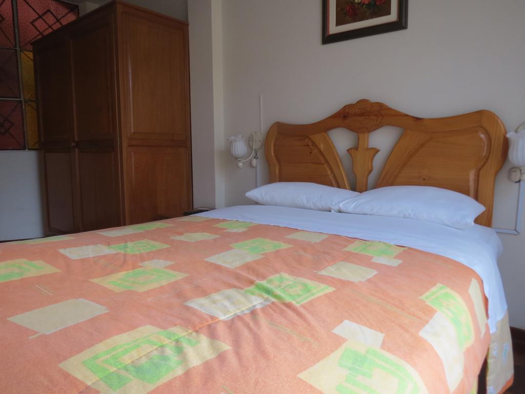 Bed and Breakfast Residencial El Sol De Los Pinos Trujillo Exterior foto