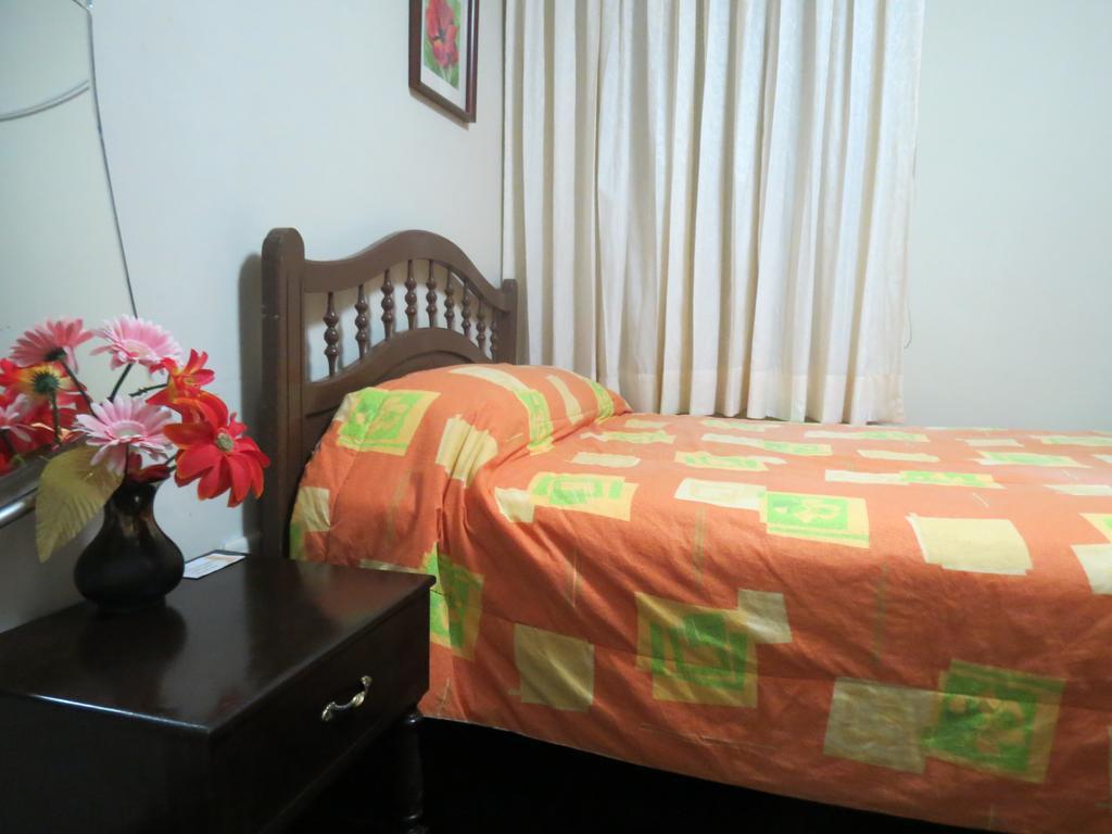 Bed and Breakfast Residencial El Sol De Los Pinos Trujillo Exterior foto