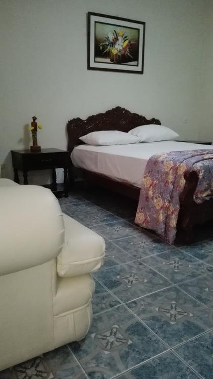 Bed and Breakfast Residencial El Sol De Los Pinos Trujillo Exterior foto