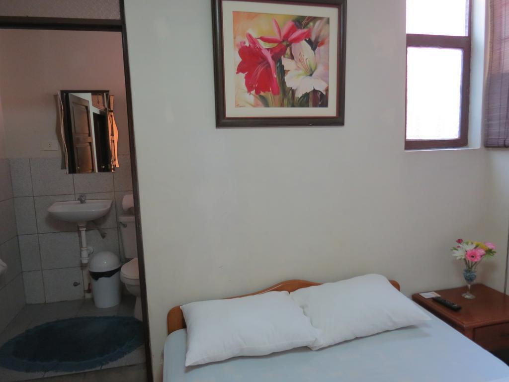 Bed and Breakfast Residencial El Sol De Los Pinos Trujillo Exterior foto